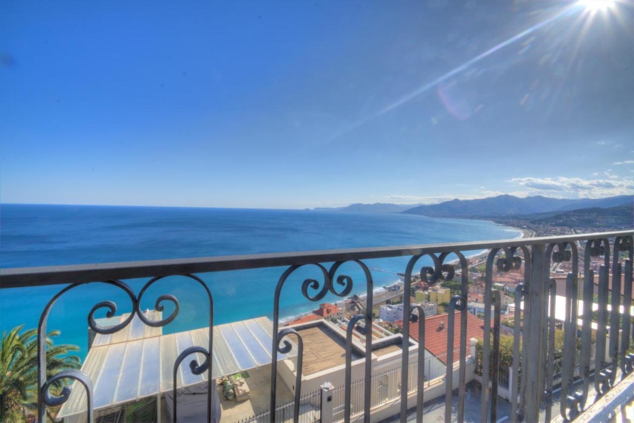 Villa Ischia Attico Sul Mare A Verezzi บอร์จิโอแวเรซซี ภายนอก รูปภาพ