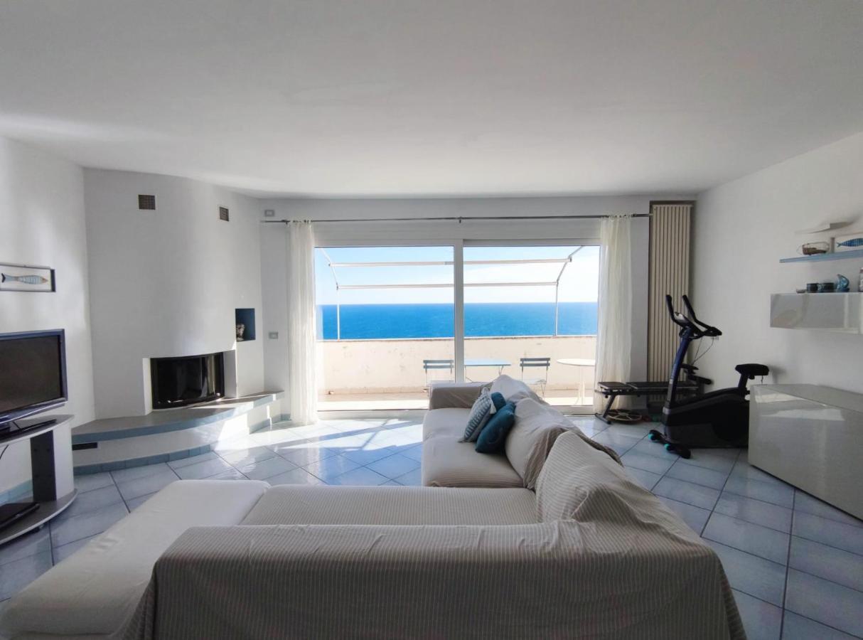 Villa Ischia Attico Sul Mare A Verezzi บอร์จิโอแวเรซซี ภายนอก รูปภาพ