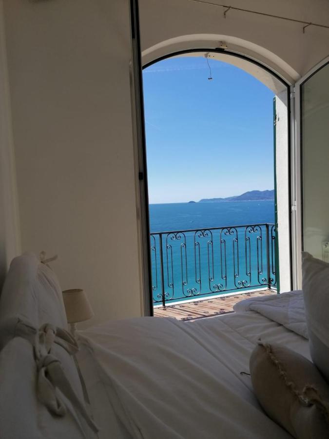 Villa Ischia Attico Sul Mare A Verezzi บอร์จิโอแวเรซซี ภายนอก รูปภาพ